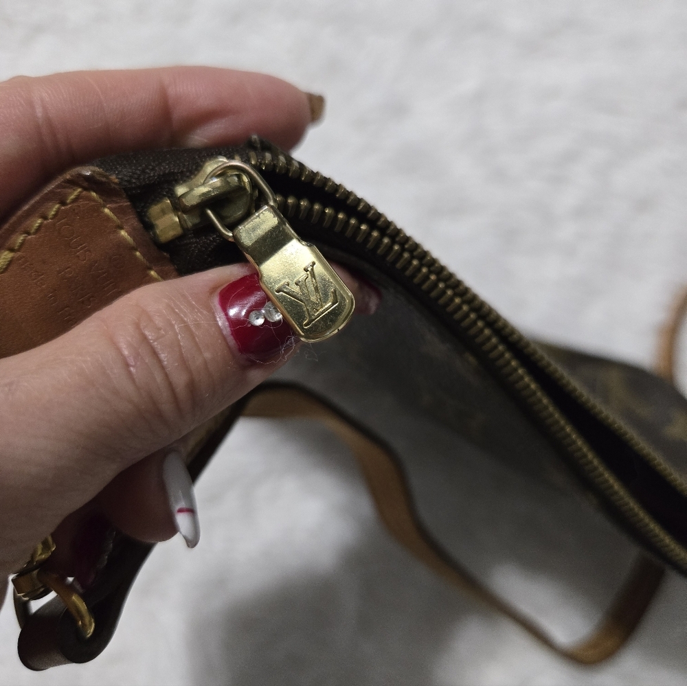 Louis Vuitton Large Pochette With Long Strap! - Picture 12 of 14